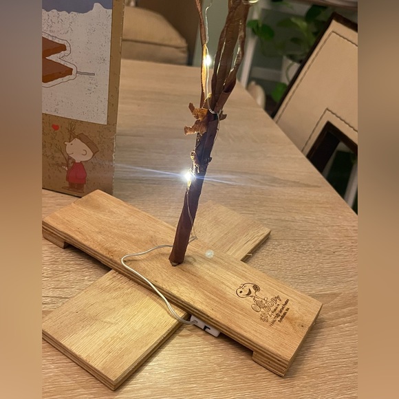 Charlie Brown Christmas Tree Peanuts W/Orig Box Tree, Fairy Lights. Red Bulb 24” - Picture 6 of 8